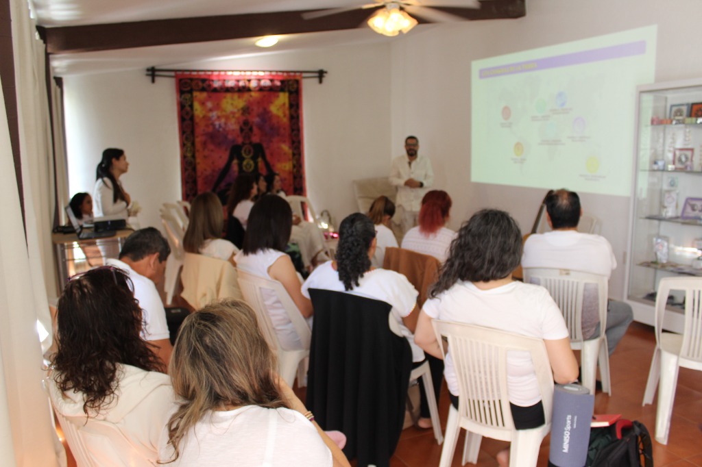 Participantes en clase del Taller Ciudad de Ángeles