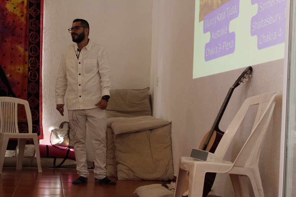 Andrés Ponce impartiendo el Taller Ciudad de Ángeles